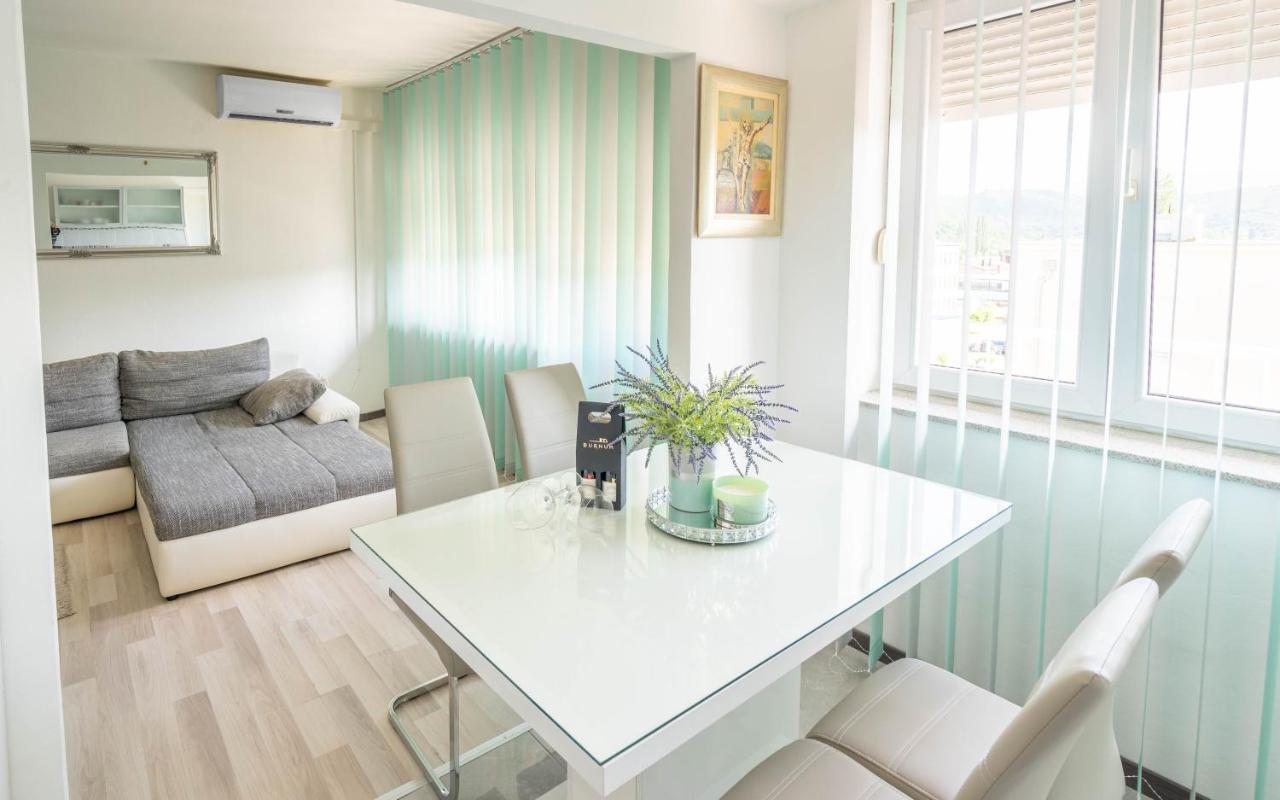Apartman M Apartment Knin Bagian luar foto
